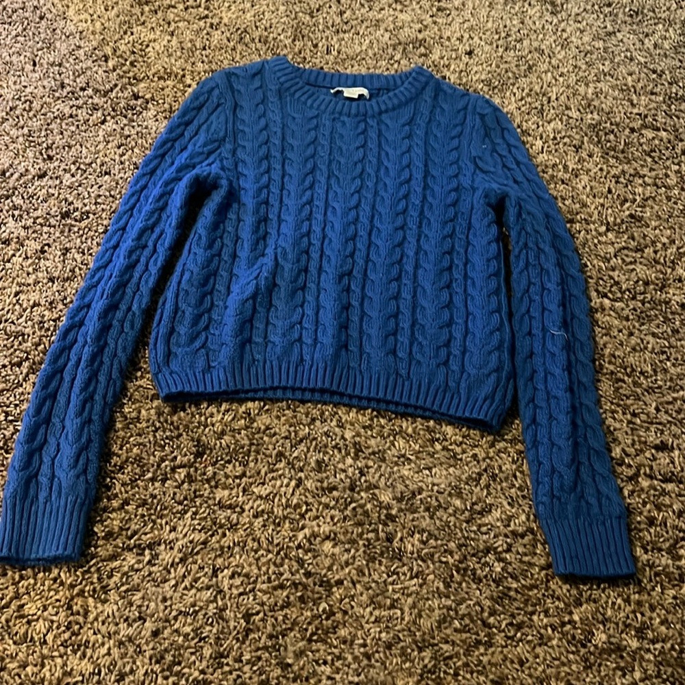 Blue long sleeve sweater
